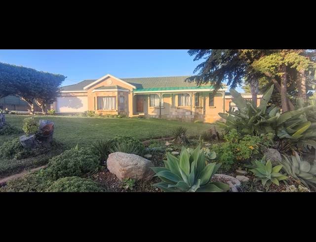 3 BEDROOM HOUSE FOR SALE IN DANA BAY